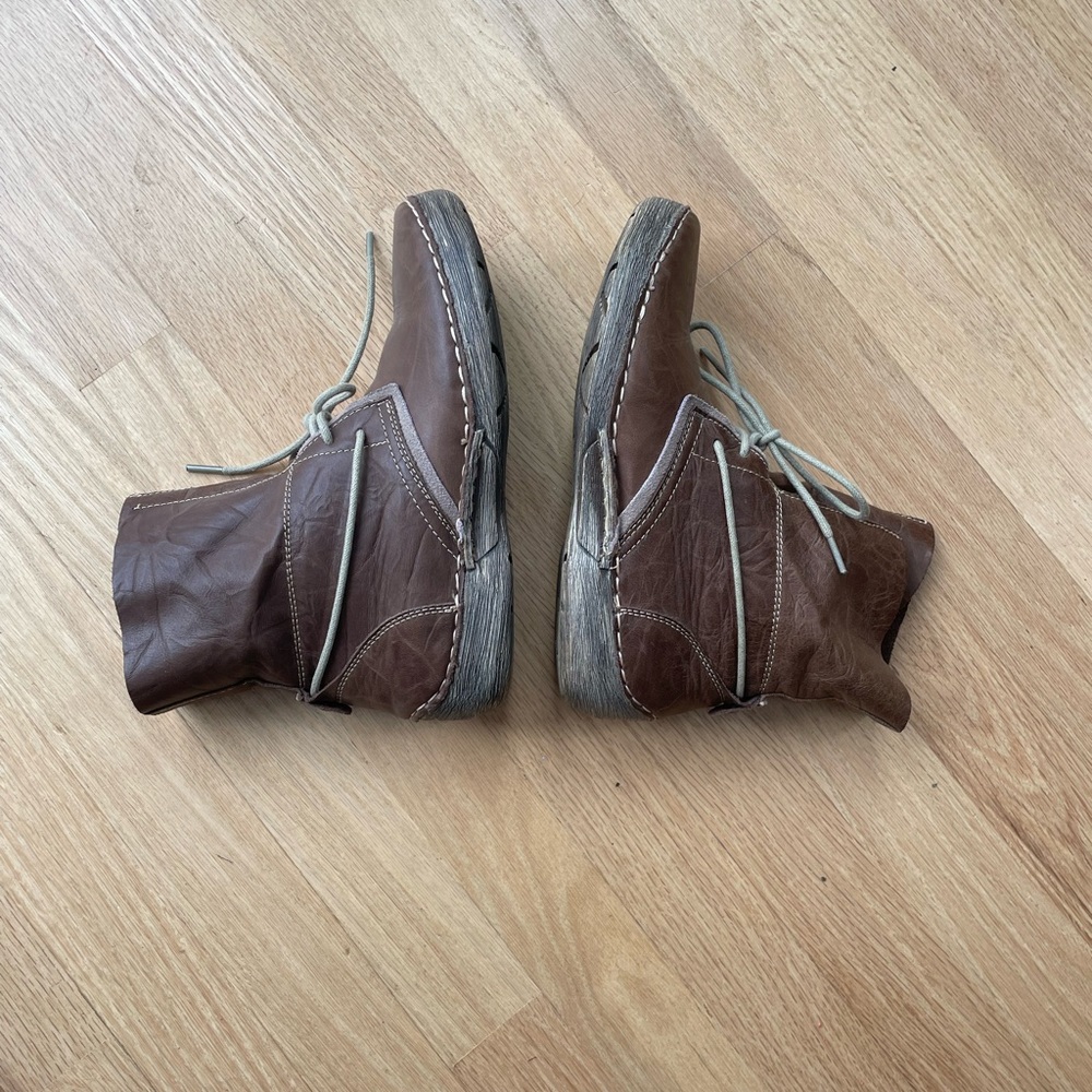 Bernie Mev. Brown Leather Hanzel Ankle Booties Size 38 EUC - Picture 8 of 12